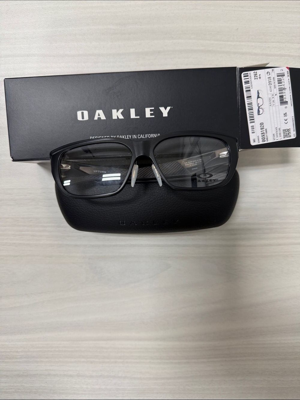 Oakley ox8192D upturn